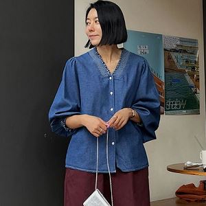 Dongdaemum Women’s Shirts, Tops & T-Shirts, a testament to the elegance and quality of wholesale Korean fashion.