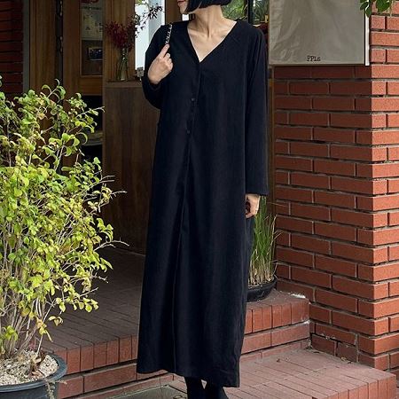 Dongdaemum Women’s Dresses, a testament to the elegance and quality of wholesale Korean fashion.