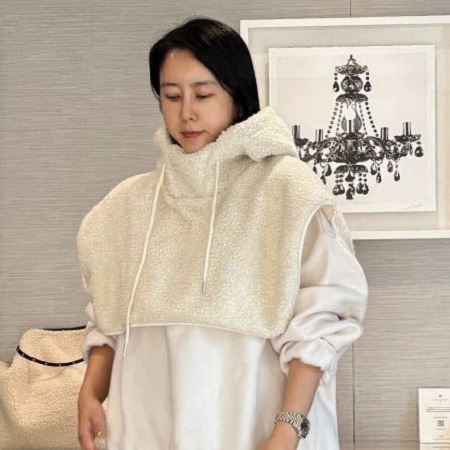 Dongdaemum Women’s Shirts, Tops & T-Shirts, a testament to the elegance and quality of wholesale Korean fashion.