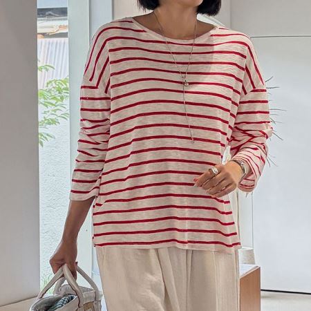 Dongdaemum Women’s Shirts, Tops & T-Shirts, a testament to the elegance and quality of wholesale Korean fashion.