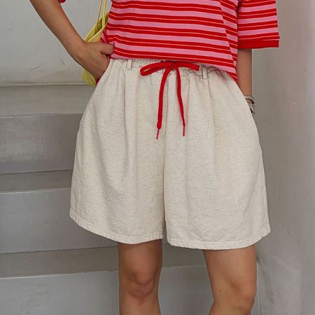 Dongdaemum Women’s Pants, a testament to the elegance and quality of wholesale Korean fashion.
