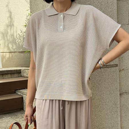Dongdaemum Women’s Shirts, Tops & T-Shirts, a testament to the elegance and quality of wholesale Korean fashion.