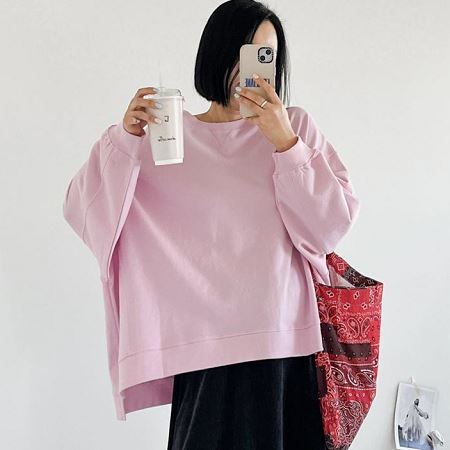 Dongdaemum Women’s Shirts, Tops & T-Shirts, a testament to the elegance and quality of wholesale Korean fashion.