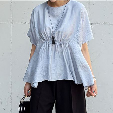 Dongdaemum Women’s Shirts, Tops & T-Shirts, a testament to the elegance and quality of wholesale Korean fashion.
