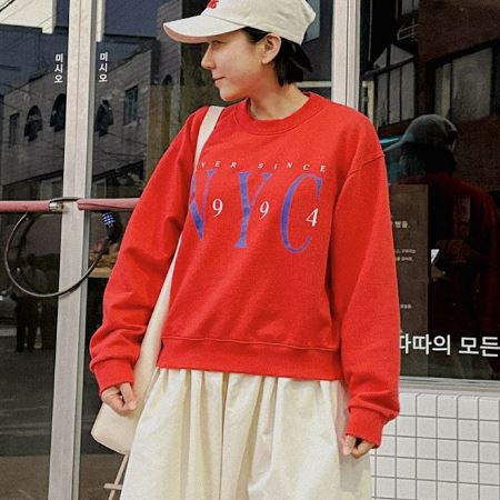 Dongdaemum Women’s Shirts, Tops & T-Shirts, a testament to the elegance and quality of wholesale Korean fashion.
