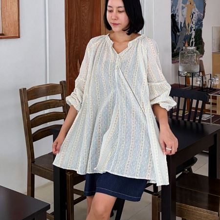 Dongdaemum Women’s Shirts, Tops & T-Shirts, a testament to the elegance and quality of wholesale Korean fashion.