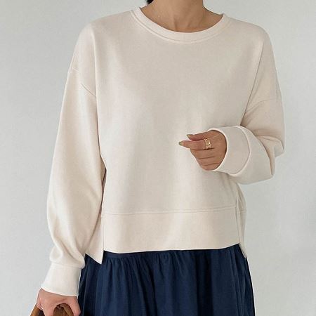 Dongdaemum Women’s Shirts, Tops & T-Shirts, a testament to the elegance and quality of wholesale Korean fashion.