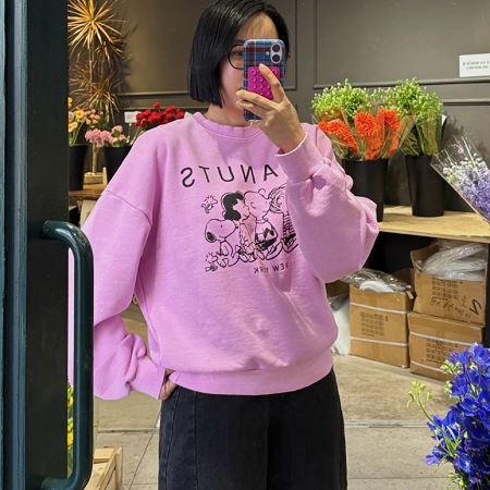 Dongdaemum Women’s Shirts, Tops & T-Shirts, a testament to the elegance and quality of wholesale Korean fashion.