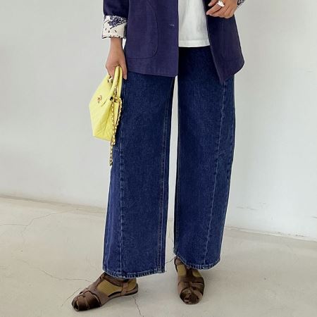 Dongdaemum Women’s Pants, a testament to the elegance and quality of wholesale Korean fashion.