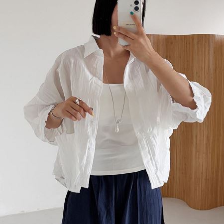 Dongdaemum Women’s Shirts, Tops & T-Shirts, a testament to the elegance and quality of wholesale Korean fashion.