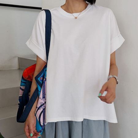 Dongdaemum Women’s Shirts, Tops & T-Shirts, a testament to the elegance and quality of wholesale Korean fashion.