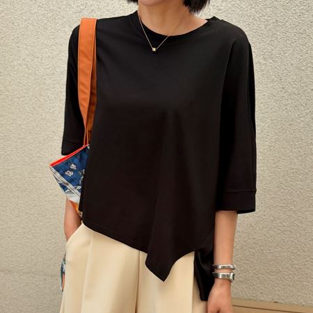 Dongdaemum Women’s Shirts, Tops & T-Shirts, a testament to the elegance and quality of wholesale Korean fashion.