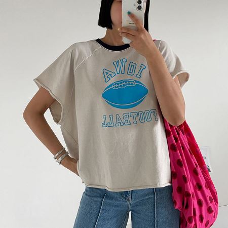 Dongdaemum Women’s Shirts, Tops & T-Shirts, a testament to the elegance and quality of wholesale Korean fashion.