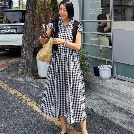 Dongdaemum Women’s Dresses, a testament to the elegance and quality of wholesale Korean fashion.