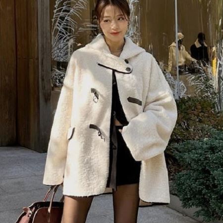 Dongdaemum Women’s Coats & Jackets, a testament to the elegance and quality of wholesale Korean fashion.