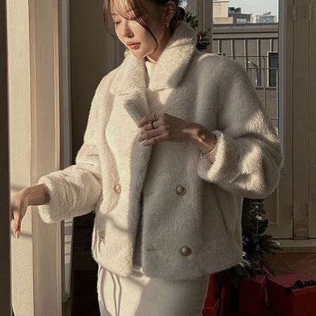 A variety of Dongdaemum Women’s Coats & Jackets, reflecting the sophistication of Korean fashion.