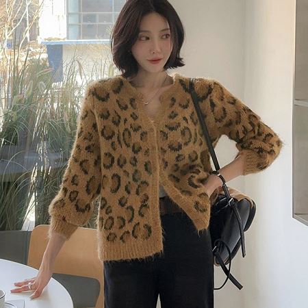 A variety of Dongdaemum Women’s Coats & Jackets, reflecting the sophistication of Korean fashion.