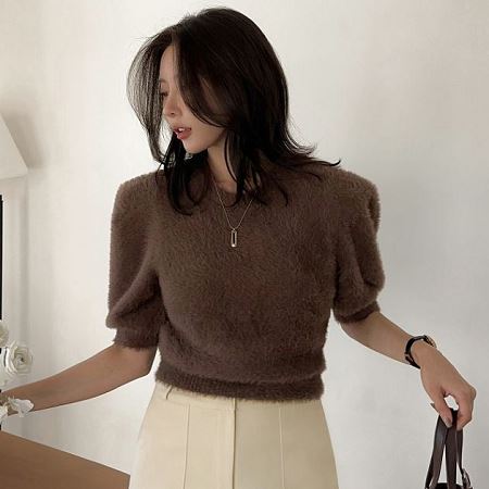 Dongdaemum Women’s Shirts, Tops & T-Shirts, a testament to the elegance and quality of wholesale Korean fashion.