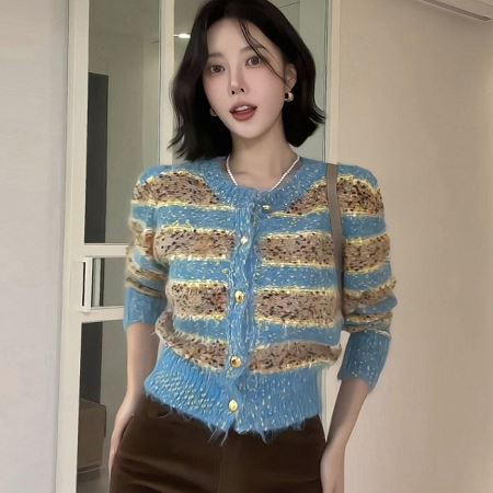 A variety of Dongdaemum Women’s Coats & Jackets, reflecting the sophistication of Korean fashion.