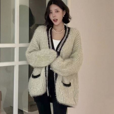 A variety of Dongdaemum Women’s Coats & Jackets, reflecting the sophistication of Korean fashion.