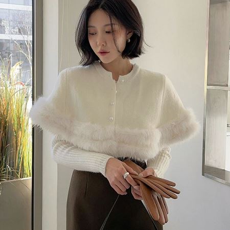 Dongdaemum Women’s Shirts, Tops & T-Shirts, a testament to the elegance and quality of wholesale Korean fashion.