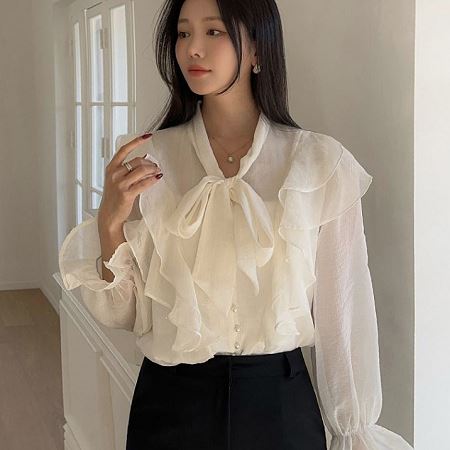 Dongdaemum Women’s Shirts, Tops & T-Shirts, a testament to the elegance and quality of wholesale Korean fashion.