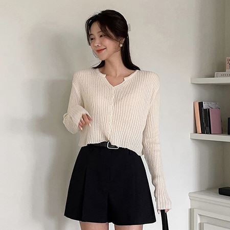 A variety of Dongdaemum Women’s Coats & Jackets, reflecting the sophistication of Korean fashion.