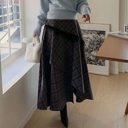 A collection of Dongdaemum Women’s Dresses, encapsulating the charm of Korean fashion.