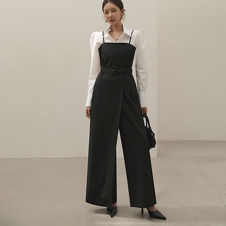 A variety of Dongdaemum Women’s One-Pieces, representing the allure of Korean fashion.