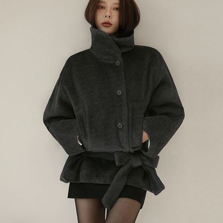 Dongdaemum Women’s Coats & Jackets, a testament to the elegance and quality of wholesale Korean fashion.