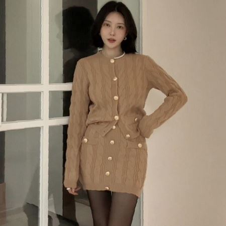 Dongdaemum Women’s One-Pieces, a testament to the elegance and quality of wholesale Korean fashion.