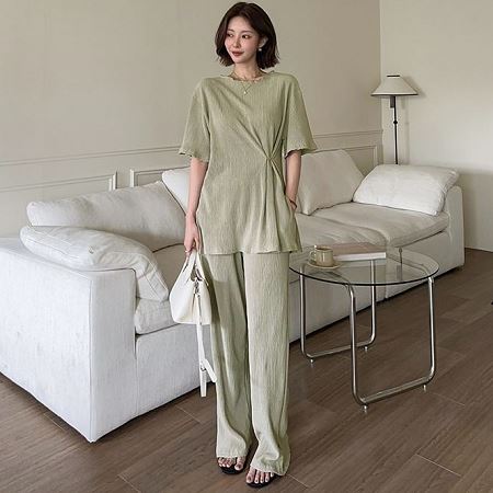 A variety of Dongdaemum Women’s One-Pieces, representing the allure of Korean fashion.
