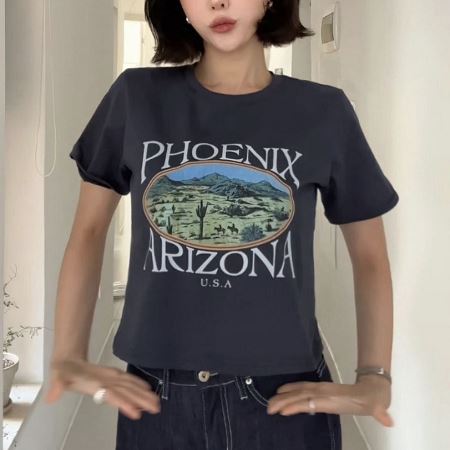 Dongdaemum Women’s Shirts, Tops & T-Shirts, a testament to the elegance and quality of wholesale Korean fashion.