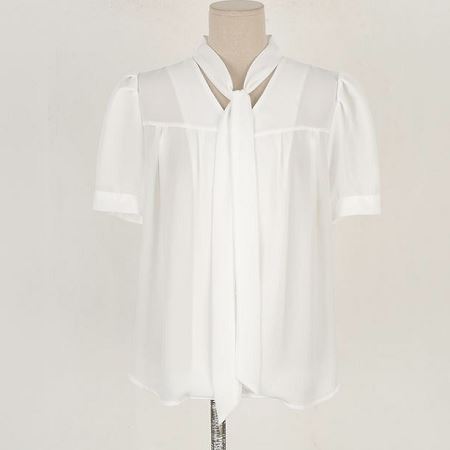 Dongdaemum Women’s Shirts, Tops & T-Shirts, a testament to the elegance and quality of wholesale Korean fashion.