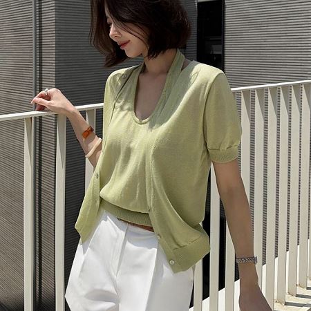 Dongdaemum Women’s Coats & Jackets, a testament to the elegance and quality of wholesale Korean fashion.