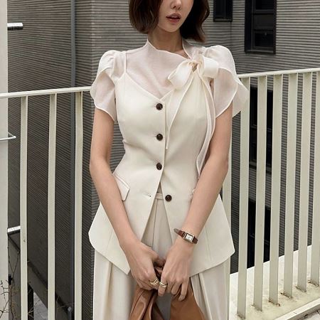 Dongdaemum Women’s Shirts, Tops & T-Shirts, a testament to the elegance and quality of wholesale Korean fashion.