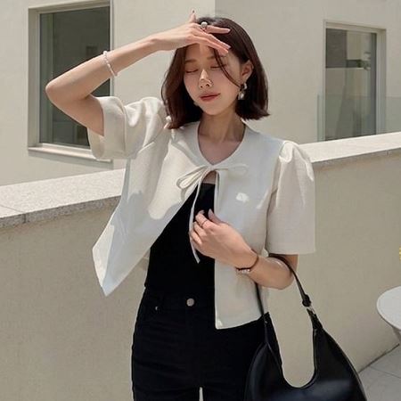 Dongdaemum Women’s Coats & Jackets, a testament to the elegance and quality of wholesale Korean fashion.