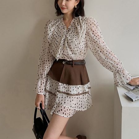 Dongdaemum Women’s One-Pieces, a testament to the elegance and quality of wholesale Korean fashion.