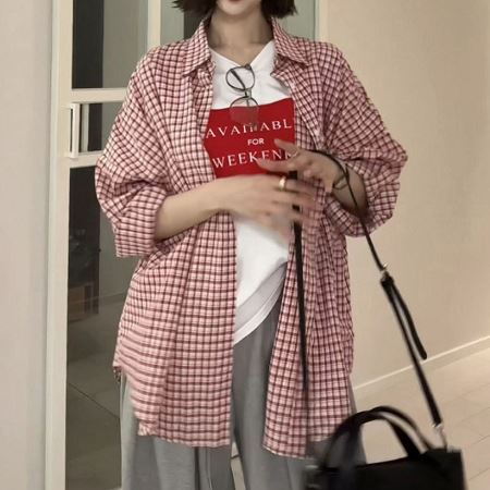 Dongdaemum Women’s Shirts, Tops & T-Shirts, a testament to the elegance and quality of wholesale Korean fashion.
