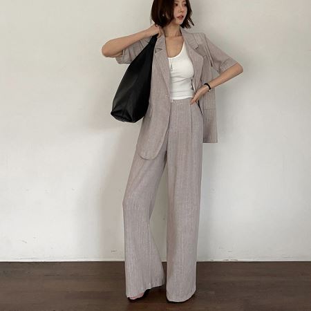 Dongdaemum Women’s One-Pieces, a testament to the elegance and quality of wholesale Korean fashion.
