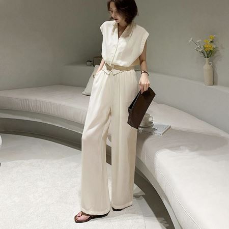 Dongdaemum Women’s One-Pieces, a testament to the elegance and quality of wholesale Korean fashion.