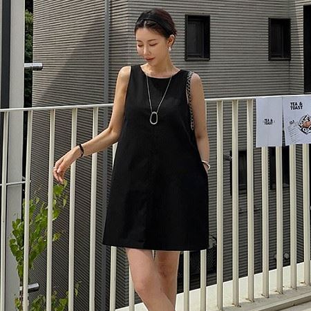 A collection of Dongdaemum Women’s Dresses, encapsulating the charm of Korean fashion.