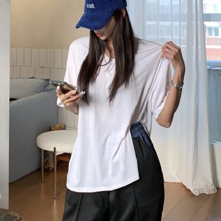 Dongdaemum Women’s Shirts, Tops & T-Shirts, a testament to the elegance and quality of wholesale Korean fashion.