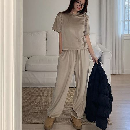 Dongdaemum Women’s One-Pieces, a testament to the elegance and quality of wholesale Korean fashion.