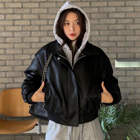 Dongdaemum Women’s Coats & Jackets, a testament to the elegance and quality of wholesale Korean fashion.