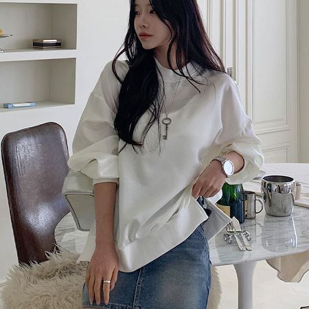 Dongdaemum Women’s Shirts, Tops & T-Shirts, a testament to the elegance and quality of wholesale Korean fashion.