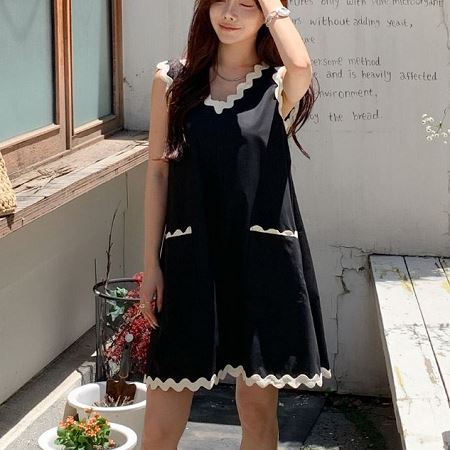 Dongdaemum Women’s Dresses, a testament to the elegance and quality of wholesale Korean fashion.