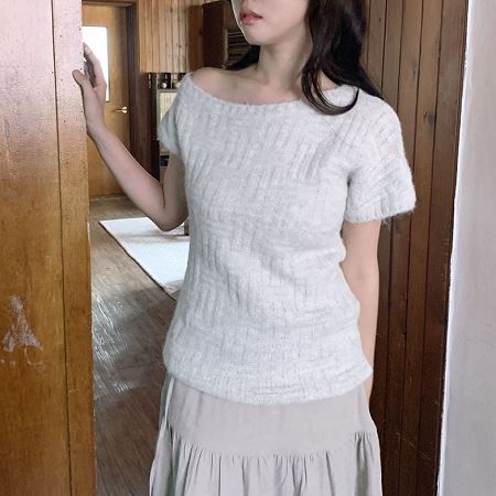 Dongdaemum Women’s Shirts, Tops & T-Shirts, a testament to the elegance and quality of wholesale Korean fashion.