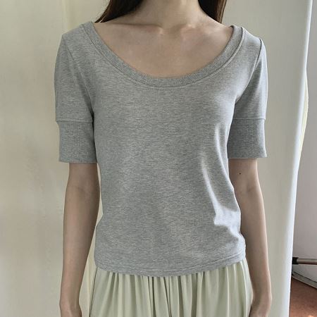 Dongdaemum Women’s Shirts, Tops & T-Shirts, a testament to the elegance and quality of wholesale Korean fashion.