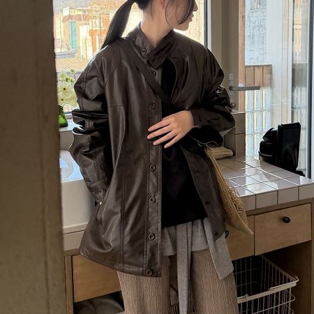 Dongdaemum Women’s Coats & Jackets, a testament to the elegance and quality of wholesale Korean fashion.